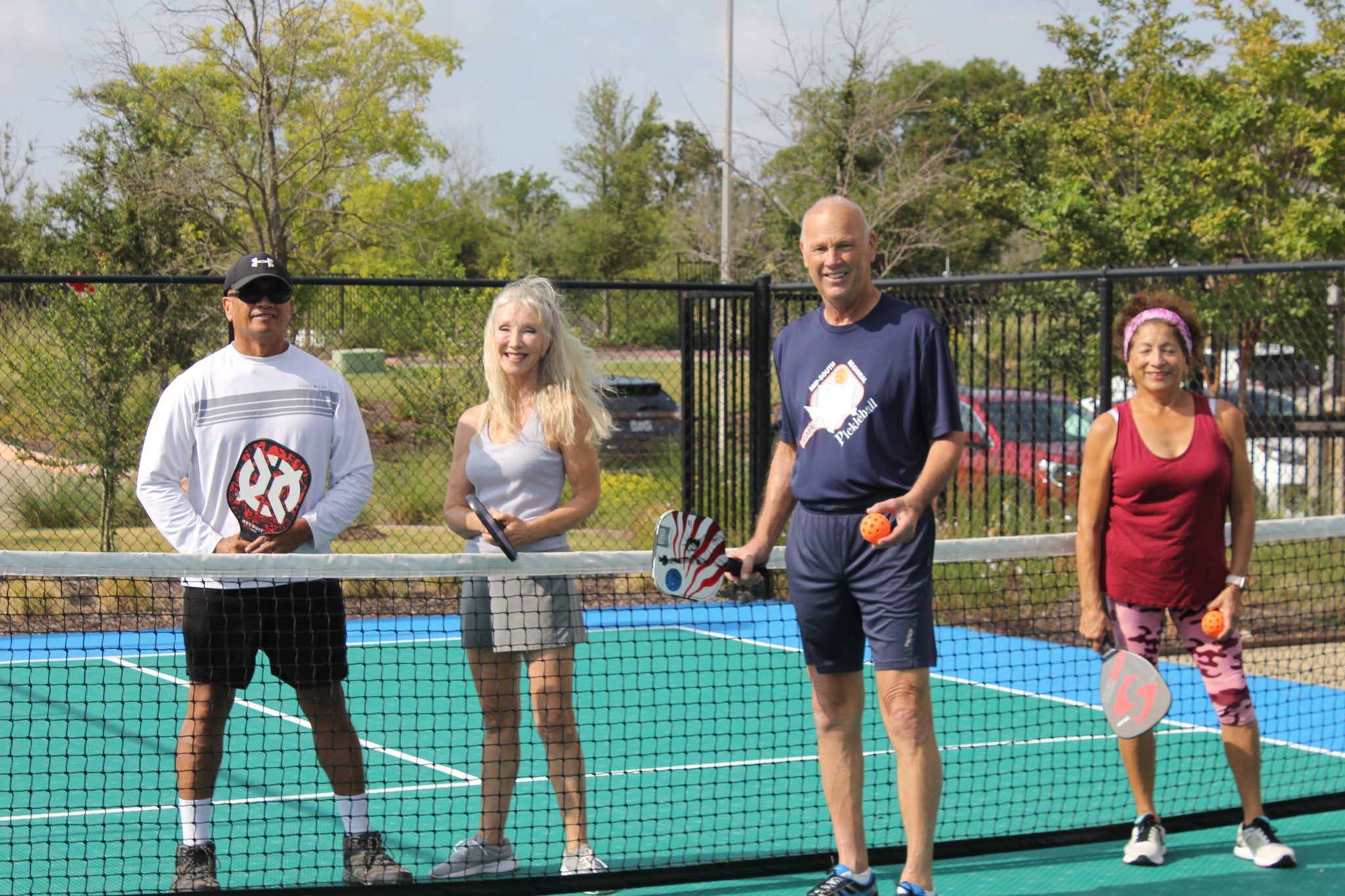 Paddle tennis: characteristics of a dynamic sport full of enthusiasm
