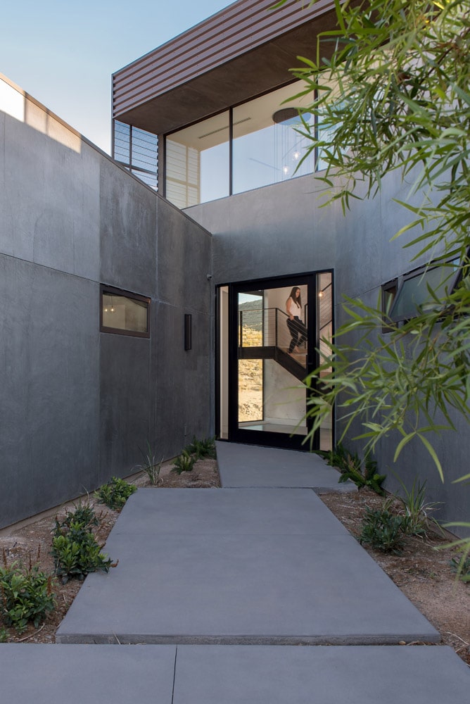 Entryway Rubber Ducky Trail House Las Vegas Nevada Modern Architecture - xeriscaping succulent desert home 