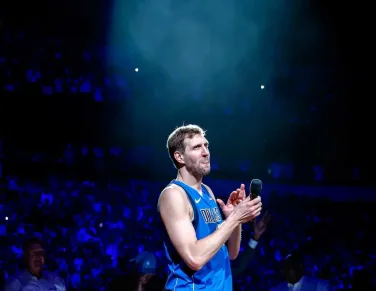 Dirk Nowitzki retires