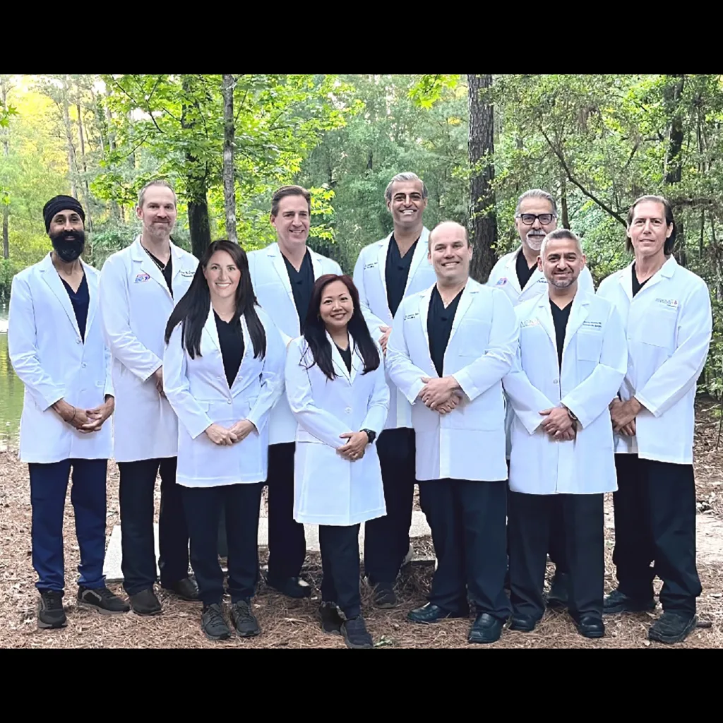 The Woodlands Sports Medicine Centre Rabah Qadir, MD, Kevin Smith, MD, Brian Chimenti, MD, Koijan Kainth, MD, Joyce Kim, MD, Jason Piefer, MD, Meena Shatby, MD, David W. Strausser, MD, Emily Sudek, MD