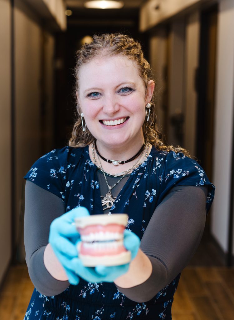 Growing Great Grins Leslie Blackburn, DDS Growing Great Grins Leslie Blackburn, DDS
