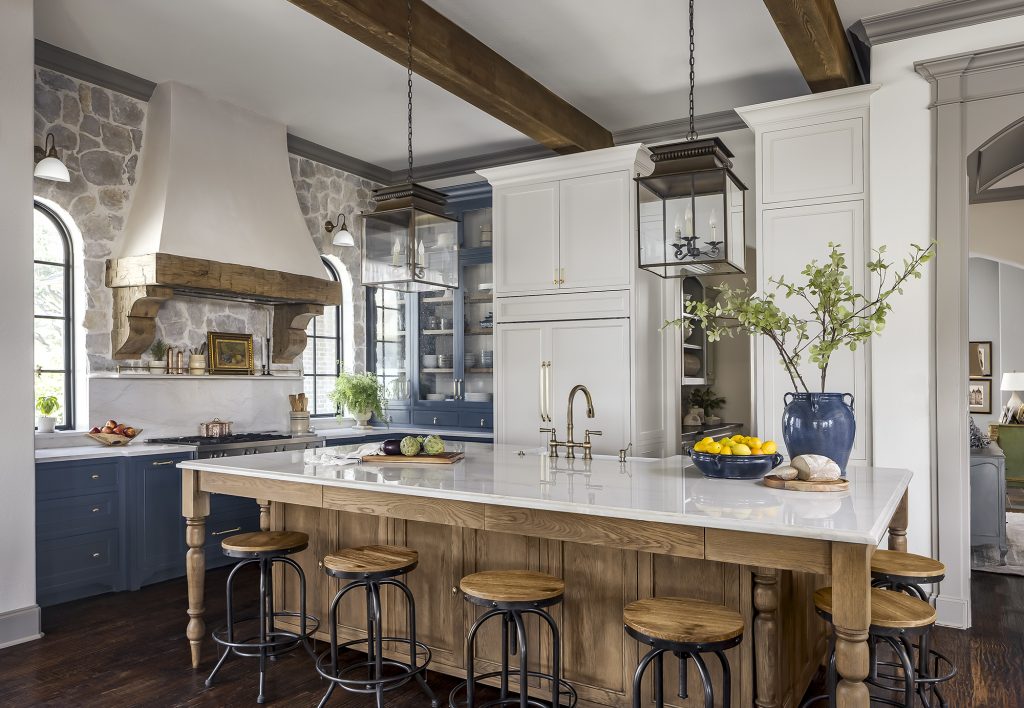 A Kitchen that Keeps Up Design Choices that Make Everyday Living Easier