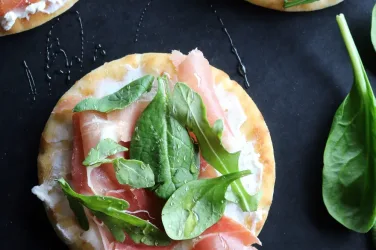 Prosciutto and Greens Skillet Flatbread Recipe