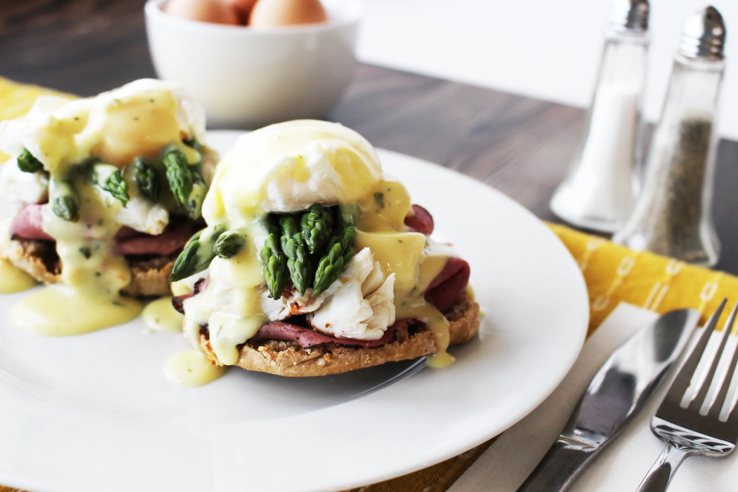 Crab & Asparagus Eggs Benedict the brunch bunch Recipes for this Favorite Mid-Morning Meal